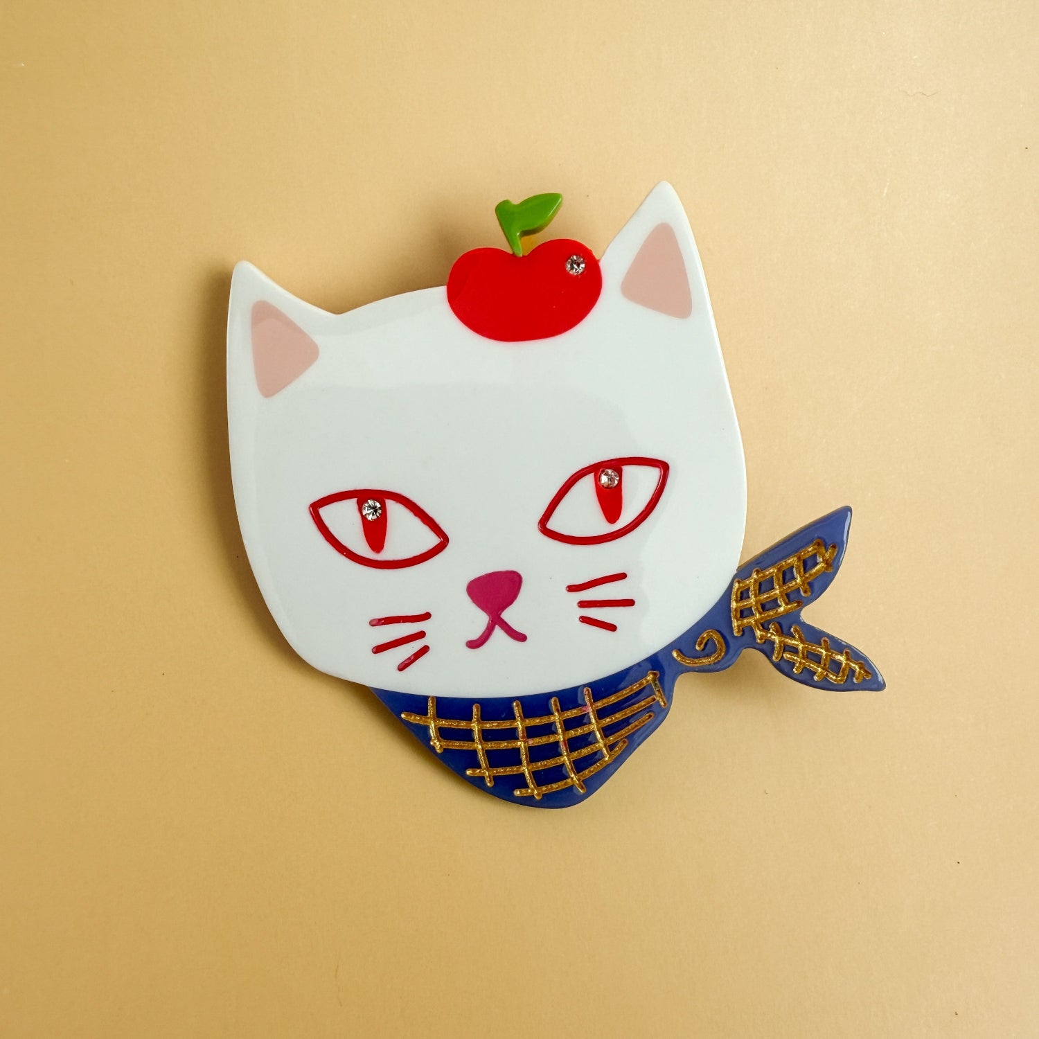 Apples  Kitty Cat Alligator Hair Clip is part Centinelle's apple kitty capsule collection.